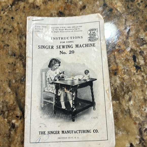 Vintage Singer Sewing Machine No. 20 - Picture 3 of 6